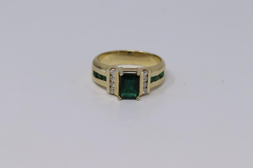 14Kt Yellow Gold Diamond / Emerald Ring