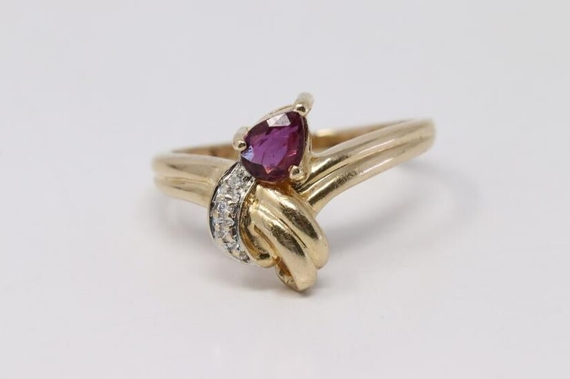 14Kt Yellow Gold Vintage Ruby Diamond Ring.
