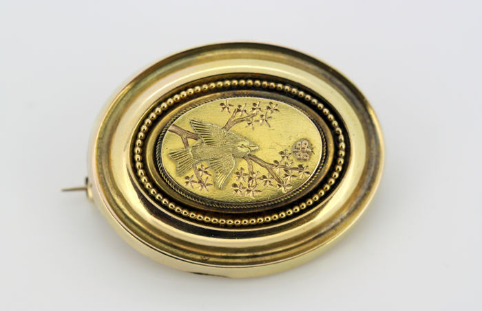 15 kt. Circa 1880's - Antique Victorian 15k gold mourning brooch