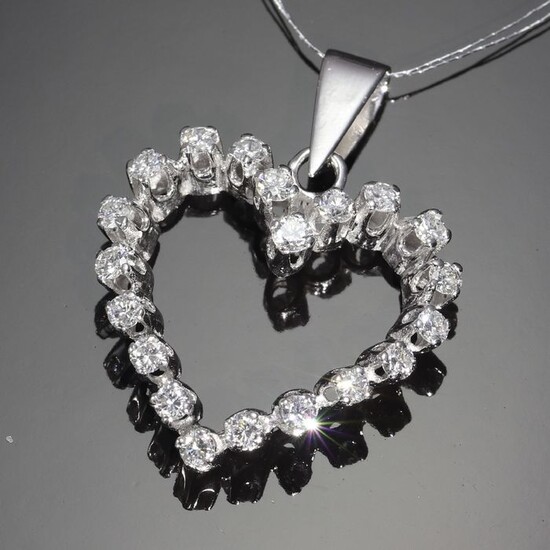 18 kt. White gold - Pendant, Vintage 1970's high quality Diamond Heart Pendant - 1.20 ct Diamond - Natural (untreated)