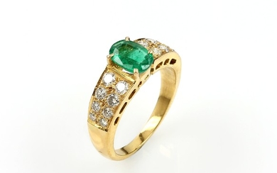 18 kt gold ring with brilliants and...