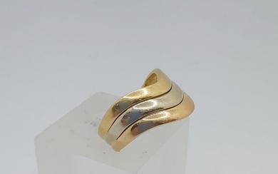 19.2 KT gold ring (800/1000) <br>Weight: 7.7 grams <br>Size: 21/61...