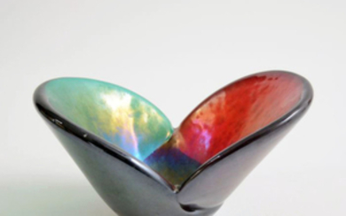 Carlo Scarpa - Venini - "Bivalva" cup - Two-colored iridescent glass