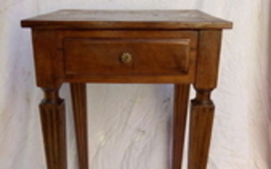 Side table - Walnut - Late 18th century