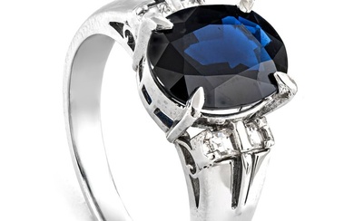 3.31 tcw Sapphire Ring Platinum - Ring - 3.14 ct Sapphire - 0.17 ct Diamonds - No Reserve Price