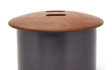 Finn Juhl: Circular teak and anodized metal ice bucket with red plastic liner. H. 16 cm. Diam. 24.5 cm.