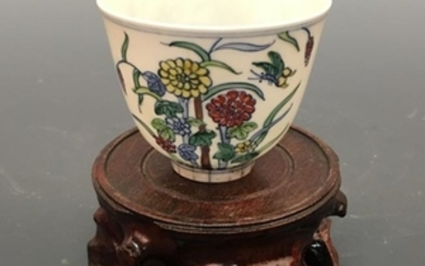 Chinese Doucai cup chenghua mark