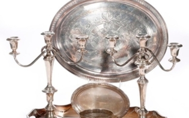 Fourteen pieces of silver plate.