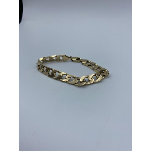 9ct yellow gold chunky curb bracelet, weight 32.37g and 20cm...