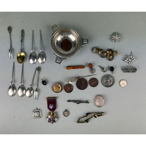 A COLLECTION OF SILVER AND OTHER SMALL ITEMS (Qty) To incl...