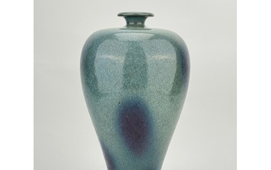 A Chinese JUN ware vase, 14TH/16TH Century Size:(H36CM/D6CM)...