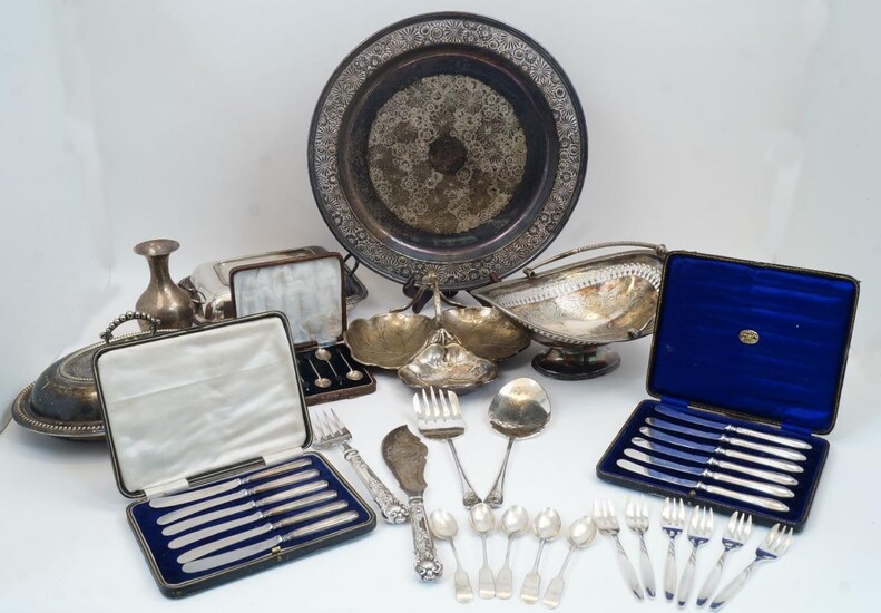 A group of silver and silver plate, to include: a cased set of six silver coffee bean spoons, Birmingham, 1924, Hukin & Heath Ltd; a cased set of six silver handled tea knives with stainless steel blades, Sheffield, 1922, John Round & Son Ltd;...