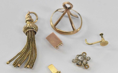 A quantity of 9ct gold and yellow metal items including...