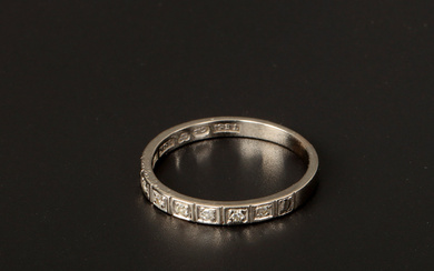 ALLIANCE RING, 18K white gold with 6 diamonds in total approx. 0,06ct, 1956.