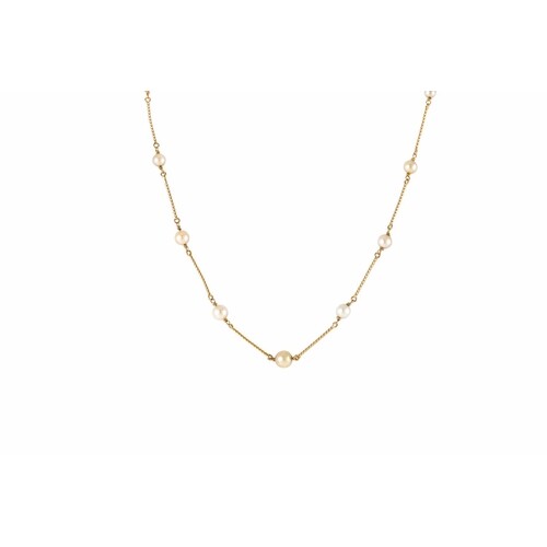 AN 18CT GOLD CHAIN, with pearl spacers, 8 g.