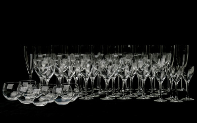 BERTIL VALLIEN. 51 dlr, “Chateau” glass tableware, Kosta Boda, single glass with etched stamp on the foot.