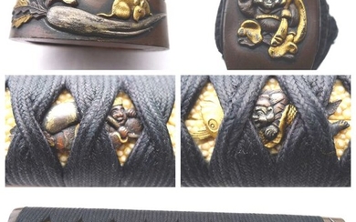 Beautiful gold inlay shakudo god ebishu motif tsuka - Mix material - Japan - Late Edo period