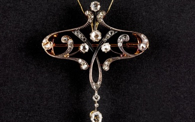 Broche Art Nouveau de caractère en argent et or jaune (18 carats) sertie de diamants...