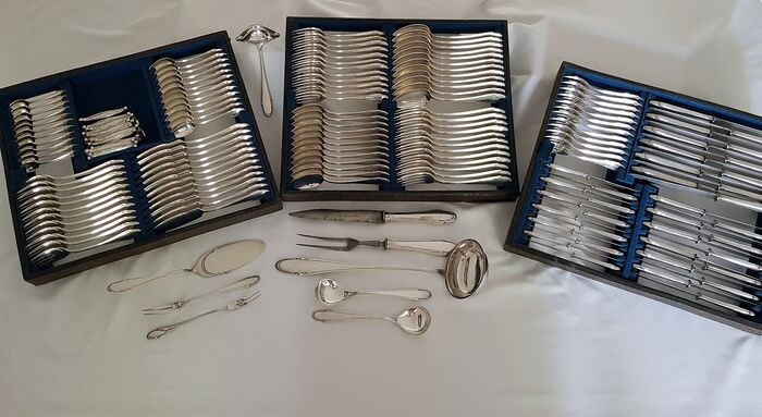 C.B. Schröder, Dusseldorf - An extensive, antique silver plated cutlery for 12 persons - 165 pieces - Louis XVI - Silverplate