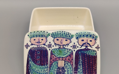 CERAMIC BUTTER DISH WITH LID, “THREE WISE MEN”, MANUFACTURED BY ALUMINIA/ROYAL COPENHAGEN IN DENMARK, 1960S.