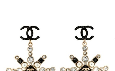 Chanel Crystal Pearl Star Glass CC Drop Clip On Earrings Gold
