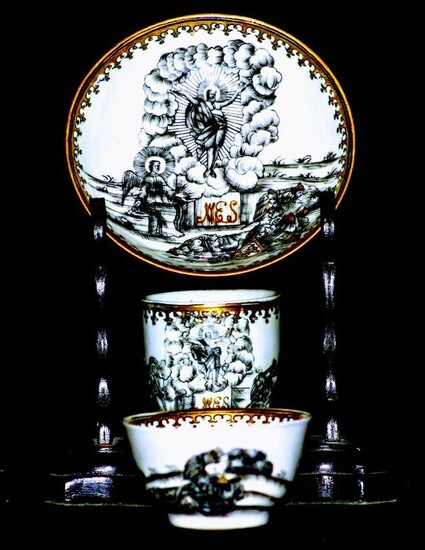Coffee set, Cup, Saucer, Tea bowl (1) - Chinese export, En Grisaille - Porcelain - Christ Resurrection - Qianlong Era Compagnie des Indes (Chine de Commande) 'Resurrection of Christ' 3-piece Tea Set - China - 18th century