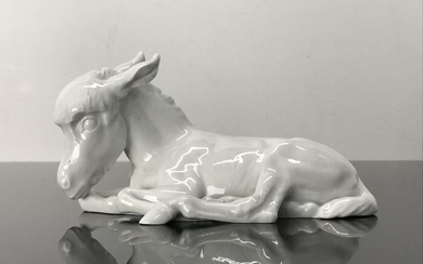 Erich Oehme - Meissen - White porcelain figurine lying donkey from 1942 model R215 - Porcelain