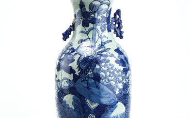 Floor vase, China, 18th/20th century, porcelain, decor in underglaze blue.