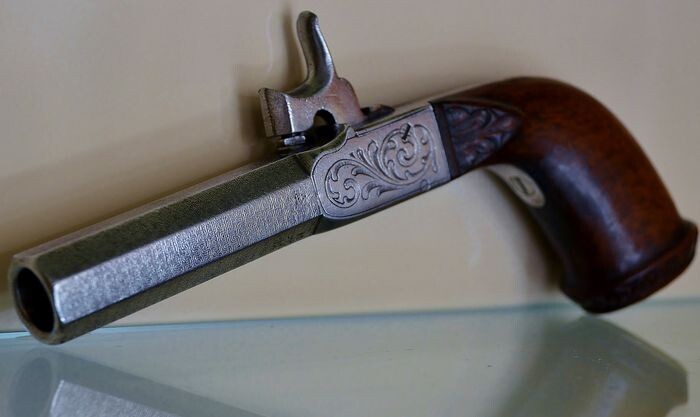 France - 1830 - Superbe pistolet luxueux de voyage à percussion canon époque LOUIS PHILLIPE. - Canon rond large en damas. En état de marche! - Pistol - 14mm cal