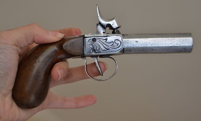 France - 1840 - Magnifique pistolet canon DAMAS, sculptures ornementales, crosse en noyer, nettoyer & prêt à tirer - Pistol - 14mm cal