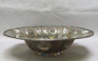 Fruit bowl - .915 silver - 580 gr. - Spain - mid 20th century