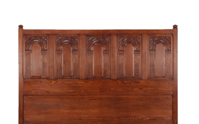 GOTHIC STYLE OAK KING SIZE BED