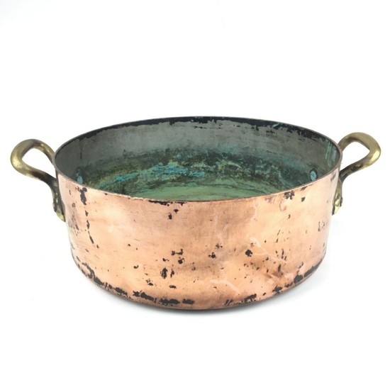 Georgian Circular French Roasting Pot, with brass handles. Diameter 40.5cm