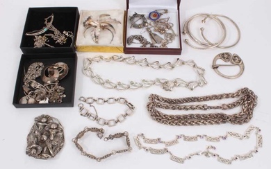 Group of silver and white metal jewellery including chains, earrings, bracelets etc
