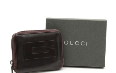Gucci G Hardware Brown Leather Zip Wallet
