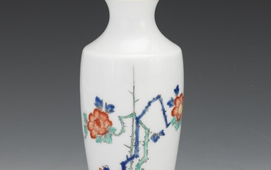 Japanese Kakiemon-Style Porcelain Vase with Floral Decoration