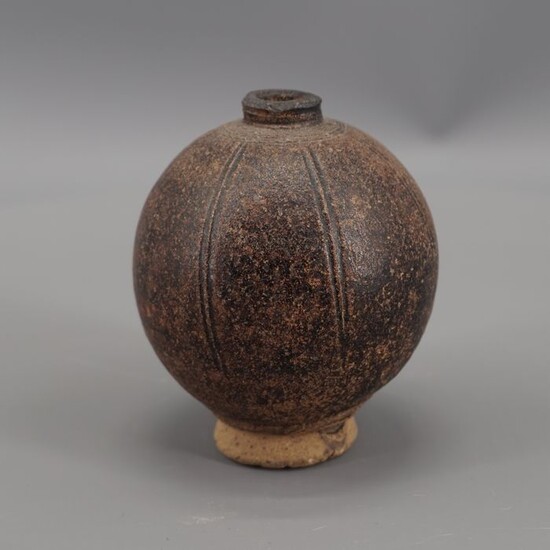 Jar (1) - Earthenware - Small Jar Sawankhalok - Thailand - 15th century