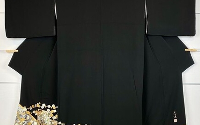 Kimono, tomesode - Mother of pearl, Silk - Rare Luxurious Kimono with mother of pearl shell decoration - 甲斐泰造 Taizō Kai - Silk Kimono with mother of pearl and gold thread decoration - Japan - Second half 20th century