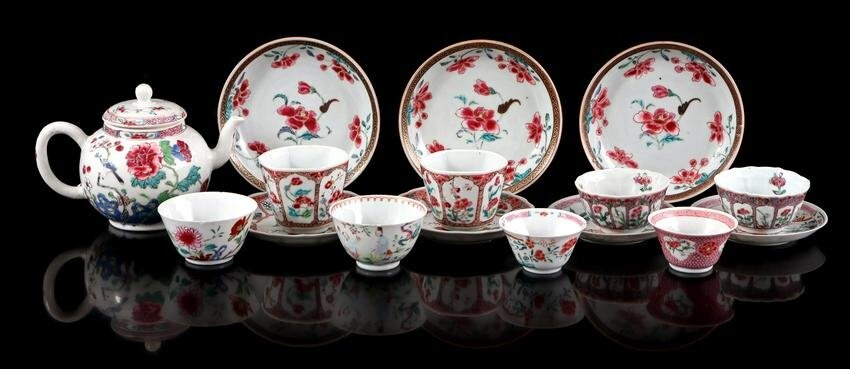 Lot Famille Rose porcelain tea set with different decor