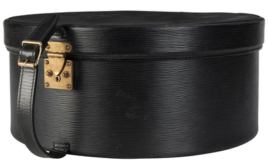 Louis Vuitton, boîte à chapeau en cuir épi noir, de forme ronde, courroie formant poignée, 2 clefs, 18x38 cm