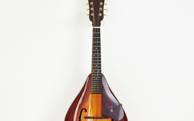 MARTIN, mandolin, “Model 2-15", sunburst, archtop in spruce, sarg and back cover in arched maple, ebony fretboard, made approx. 1964 in Nazareth PA, USA, Martin & Co, with hard case.