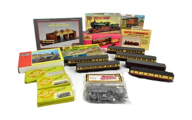MODEL RAILWAY - COLLECTION OF OO GAUGE ROLLING STOCK, KITS & ACCESSORIES