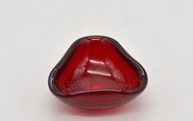 MURANO GLASS BOWL, SMALL AND RED, BULLICANTE, AROUND 1960S.