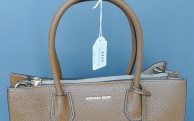 Michael Kors bag in camel leather (new condition)