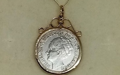Mixed Silver, Yellow gold - Necklace with pendant 25 cent silver coin from 1941 netherlands