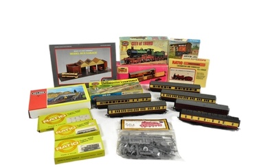 Model Railway - a collection of assorted OO gauge model rail...