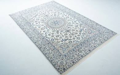 Nain - Very fine carpet with silk - 305 cm - 202 cm