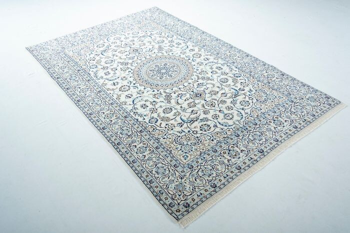 Nain - Very fine carpet with silk - 305 cm - 202 cm