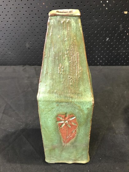 Naive Studio Pottery vase (h:29cm)