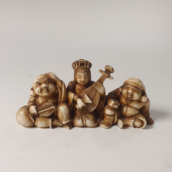 Okimono - Elephant ivory - The three God of Good Fortune Benzaiten, Daikoku and Hotei - Signed Kyōmin 京民 - Japan - Meiji period (1868-1912)